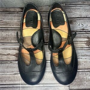 Born Black Leather Mary Jane Kitten Heel T Strap Womens Size 9 Shoe M/W Academia